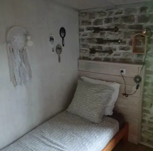 Les Du Goulet Hotel *